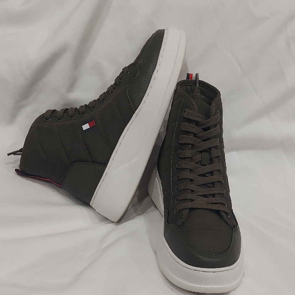 Tommy Hilfiger Olive Green High-Top Sneakers with White Sole